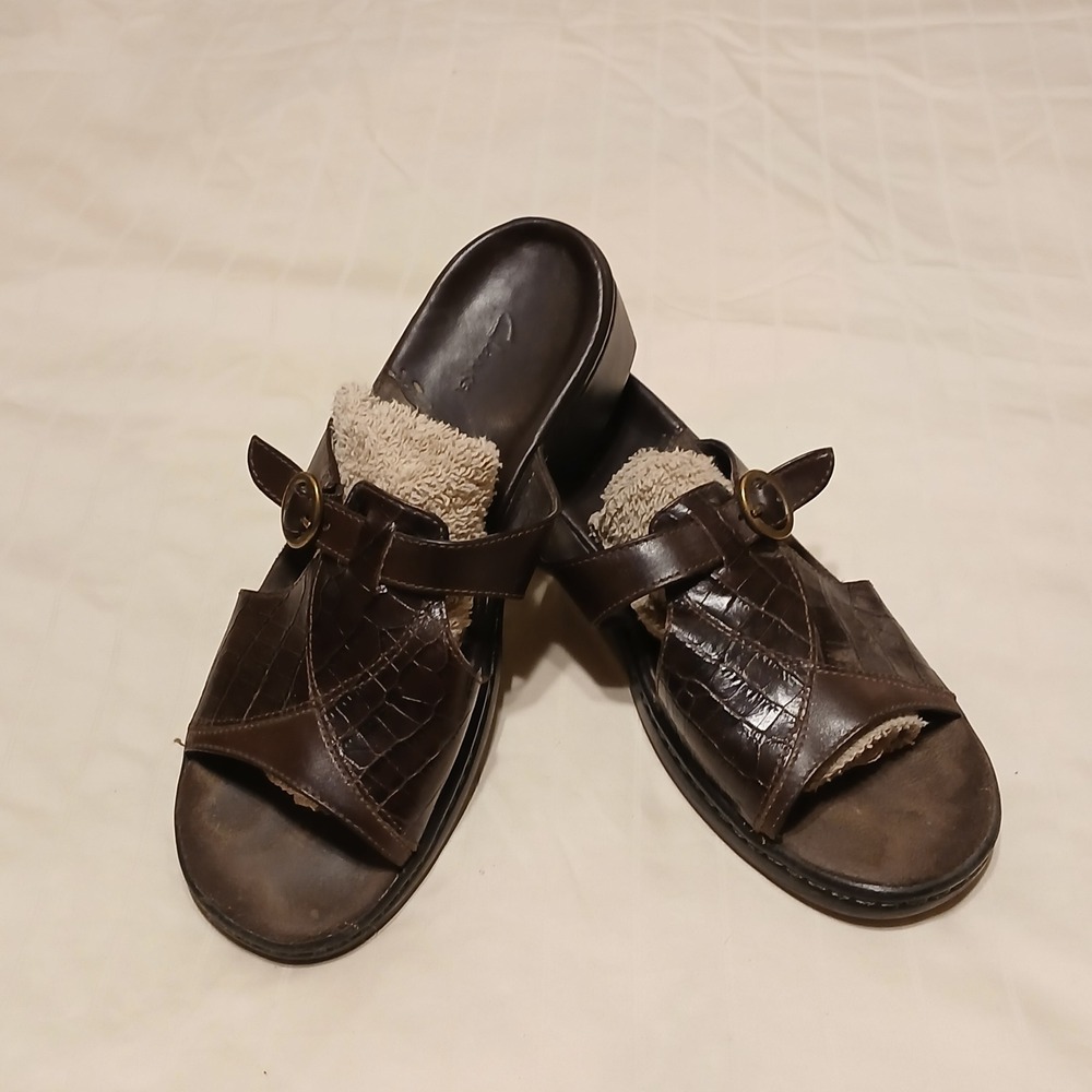 Clarks Women Dark Brown Faux Croc Wedge Sandals Comfort Fuzzy Lined Size Unknown